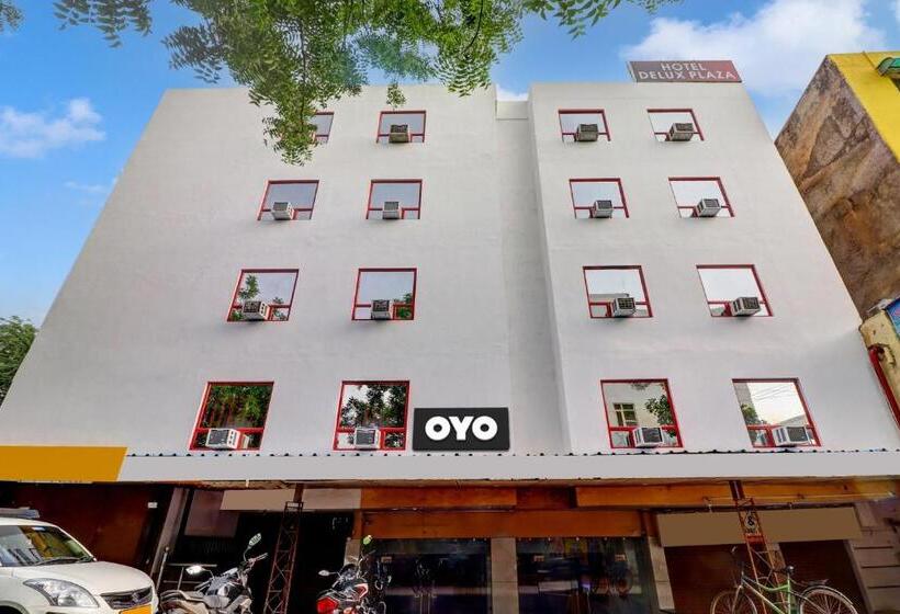 Collection O Hotel Colossal Inn