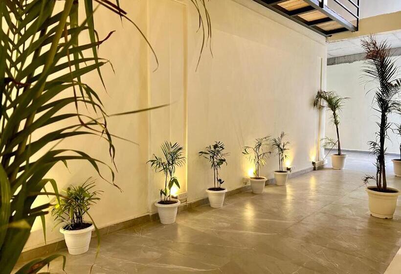 فندق Divine By The Lake Hill