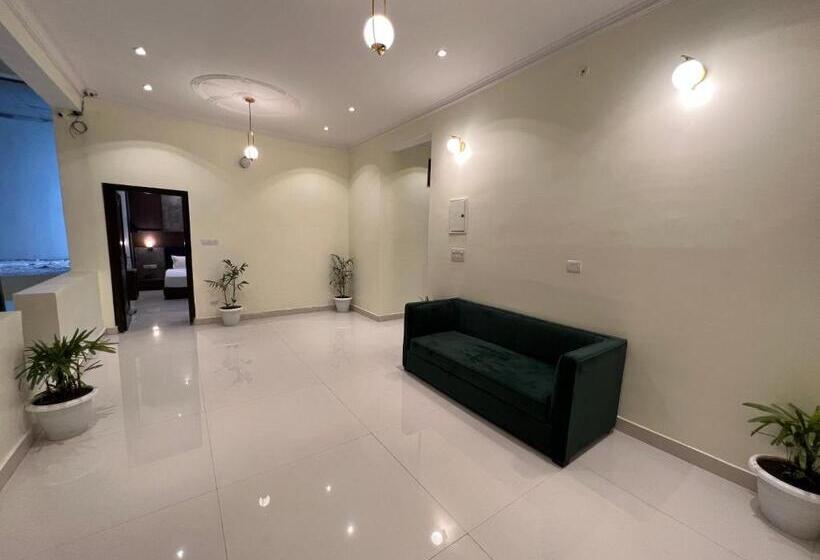 فندق Divine By The Lake Hill