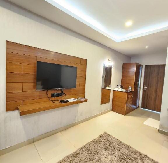 Hotel Grand Opulence Morjim Bliss Beach Resort