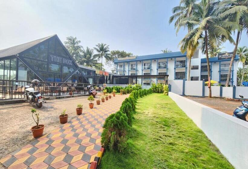 Hotel Grand Opulence Morjim Bliss Beach Resort
