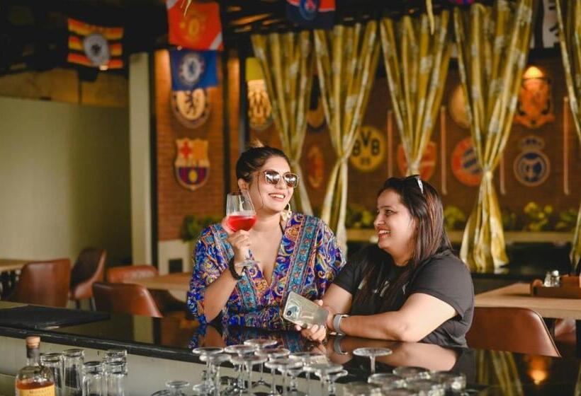 Hotel Grand Opulence Morjim Bliss Beach Resort