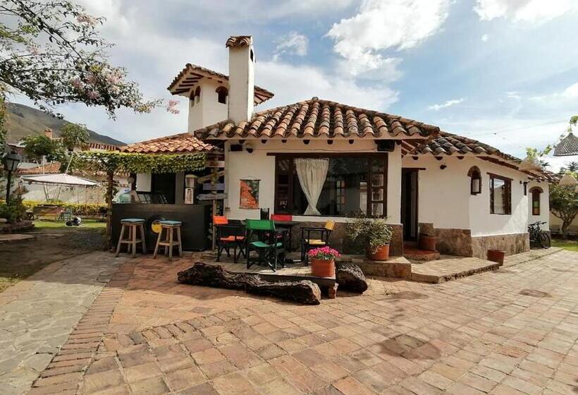 هتل Karibu Hostel Pub