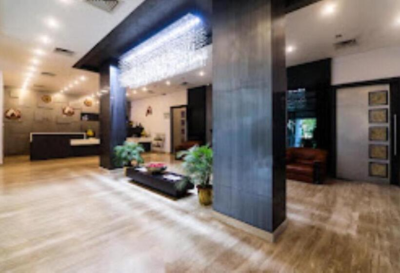 هتل Nakshatra,guwahati