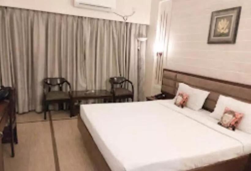 ホテル Nakshatra,guwahati