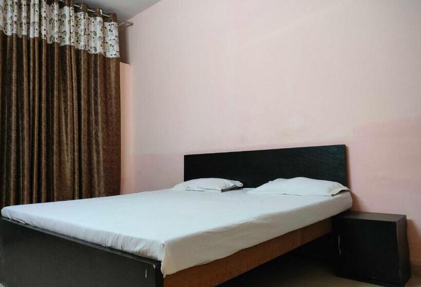 هتل Oyo The Indian Guest House