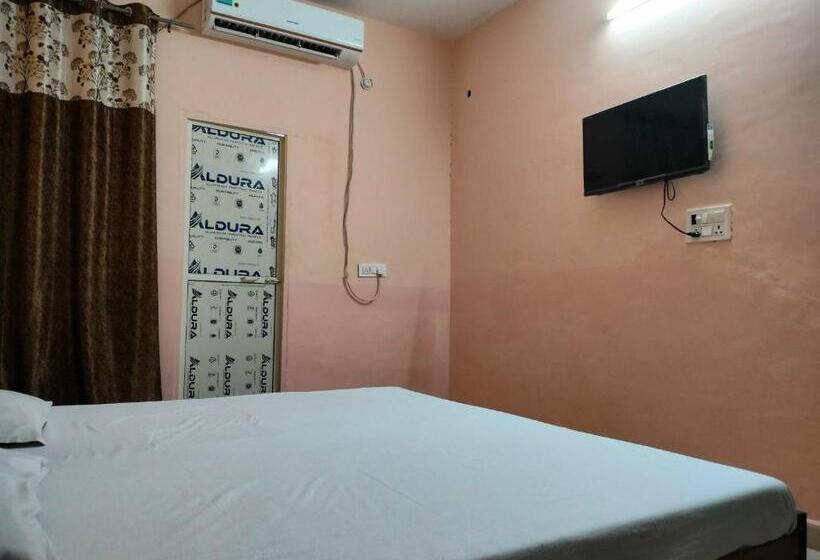 هتل Oyo The Indian Guest House