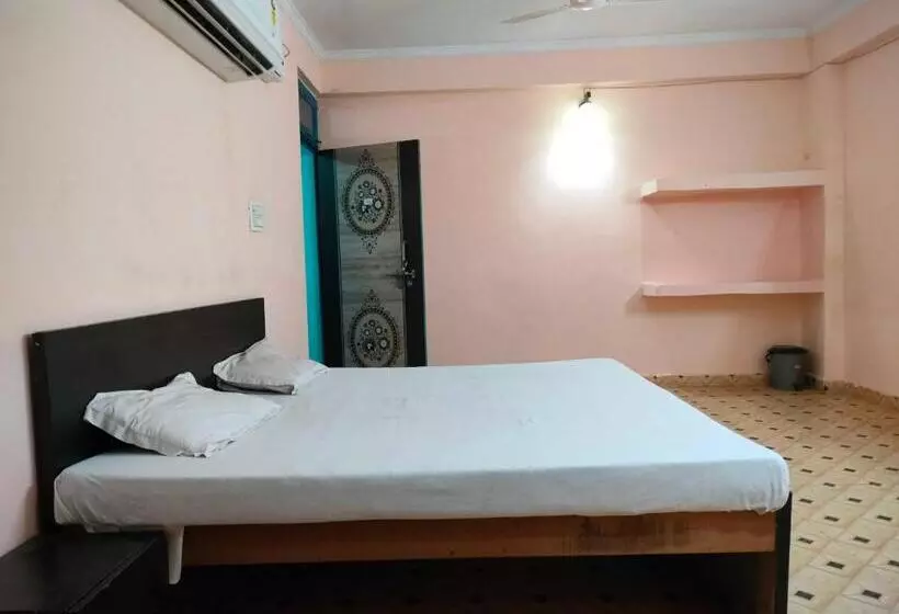 ホテル Oyo The Indian Guest House