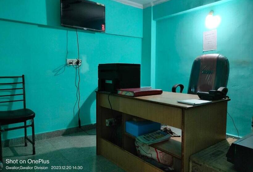 هتل Oyo The Indian Guest House