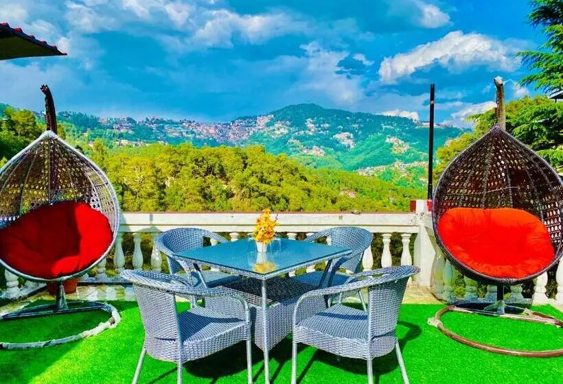 ホテル Tara Inn With Terrace And Mountain View