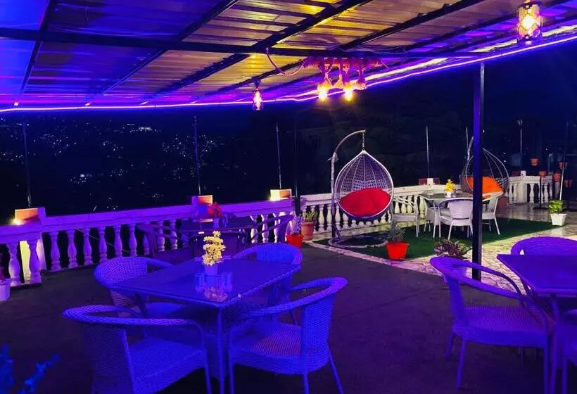 ホテル Tara Inn With Terrace And Mountain View