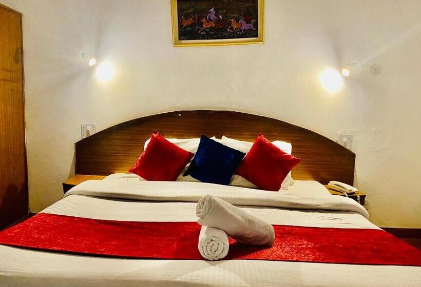 בית מלון כפרי Tara Inn With Terrace And Mountain View