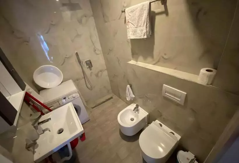 هتل Roas Ksamil