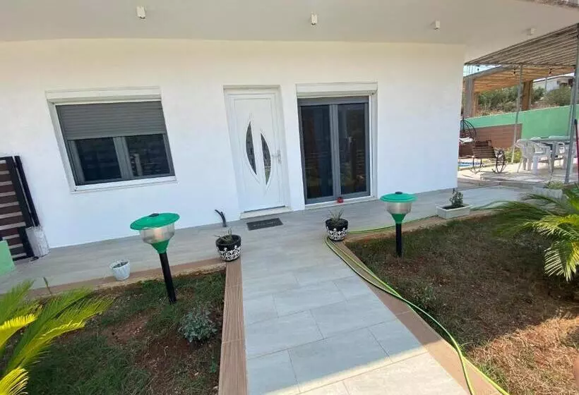 هتل Roas Ksamil
