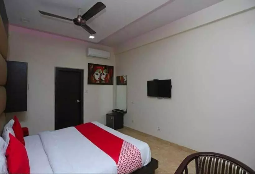 Oyo 81037 Hotel Shree Madhav Regency
