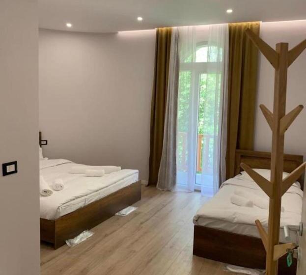 پانسیون Stone House 22