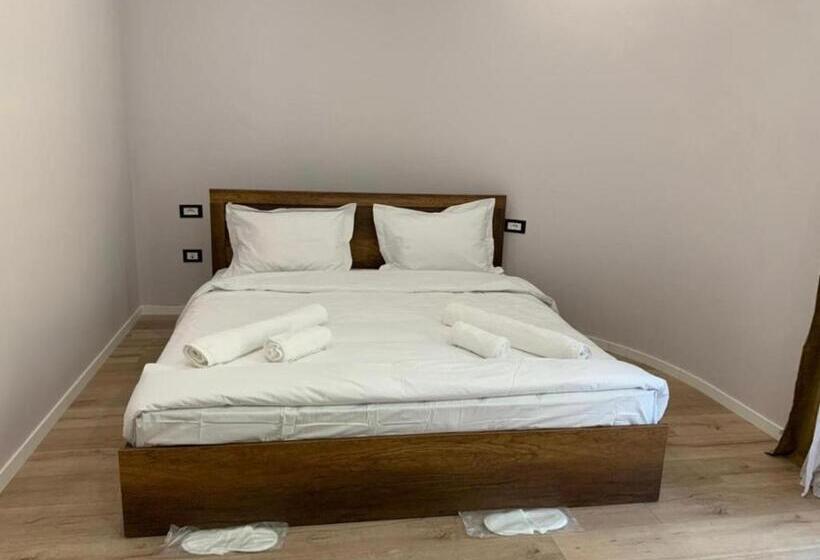 پانسیون Stone House 22