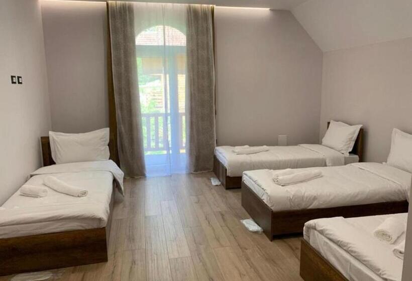 پانسیون Stone House 22