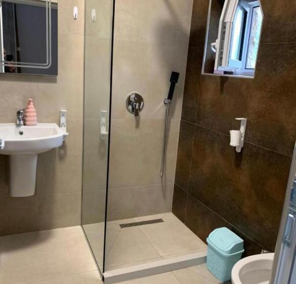 پانسیون Stone House 22