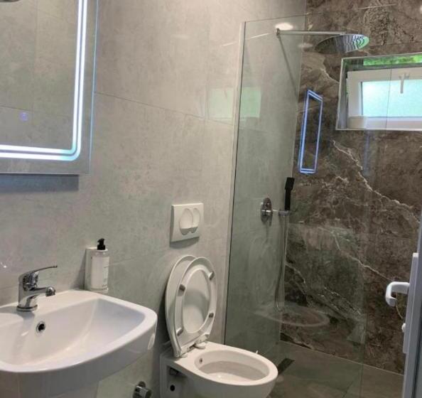 پانسیون Stone House 22