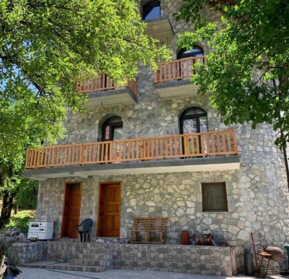 پانسیون Stone House 22