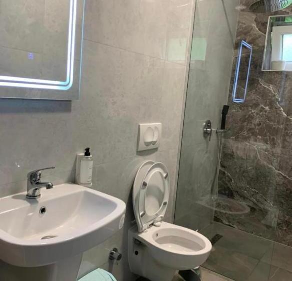 پانسیون Stone House 22