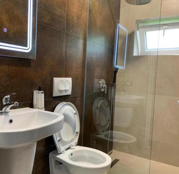 پانسیون Stone House 22