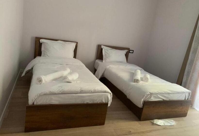 پانسیون Stone House 22