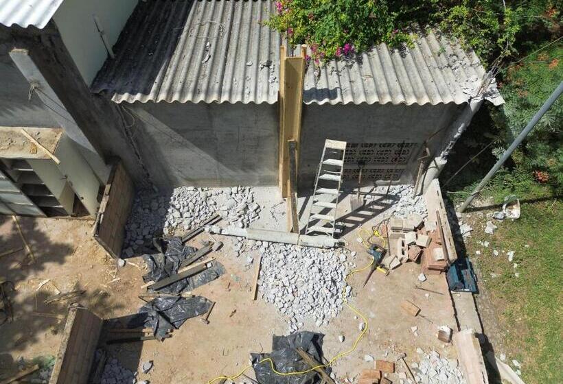 هاستل Sugarloaf Beach House & Surf Lodge