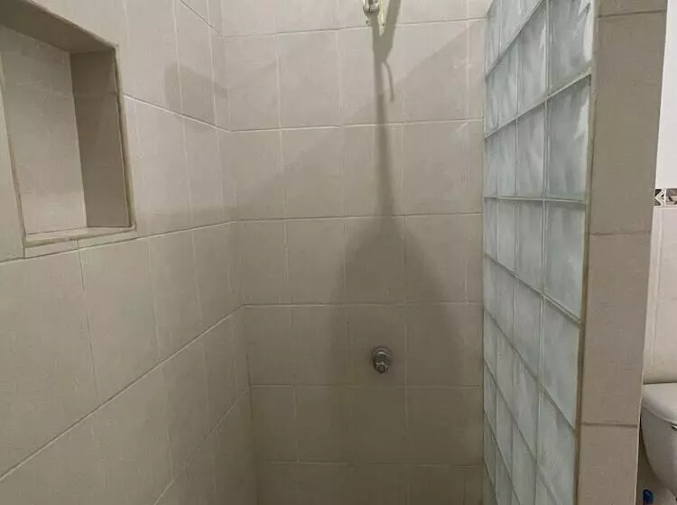 Retkeilymaja Sugarloaf Beach House & Surf Lodge