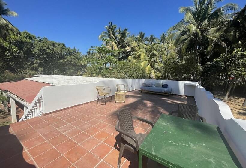 هاستل Sugarloaf Beach House & Surf Lodge