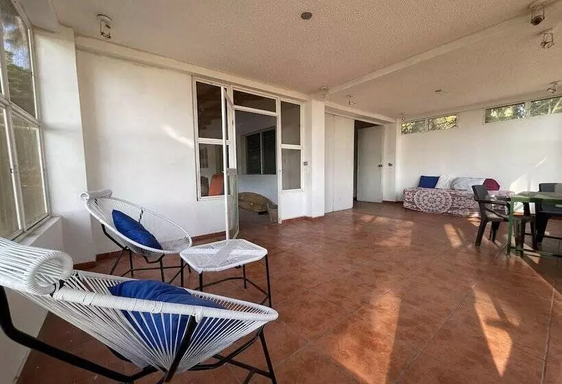 Retkeilymaja Sugarloaf Beach House & Surf Lodge