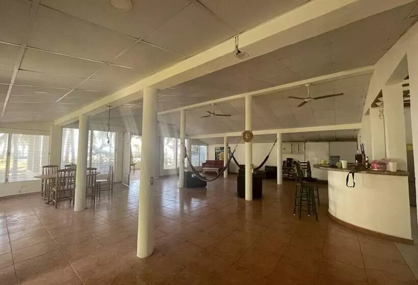 Retkeilymaja Sugarloaf Beach House & Surf Lodge