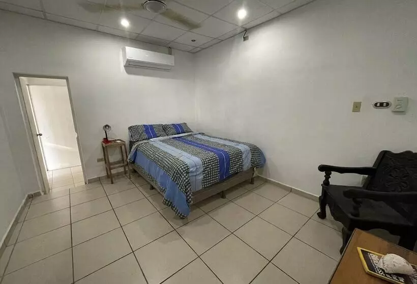 Retkeilymaja Sugarloaf Beach House & Surf Lodge