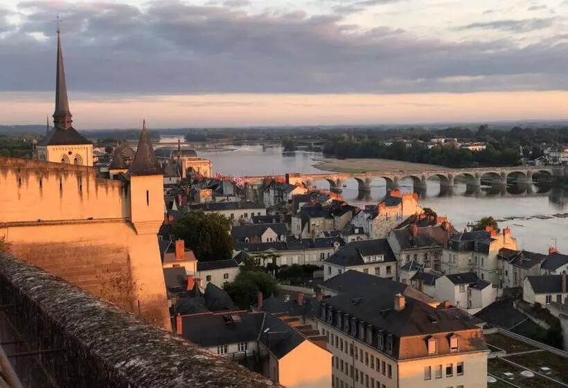 Aamiaismajoitus (B&B) Bulles De Loire
