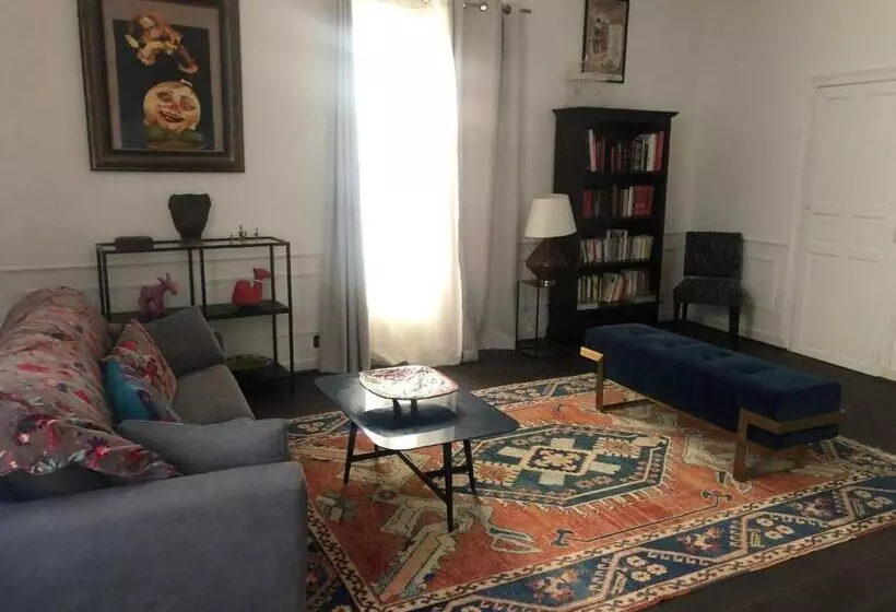 Aamiaismajoitus (B&B) Bulles De Loire