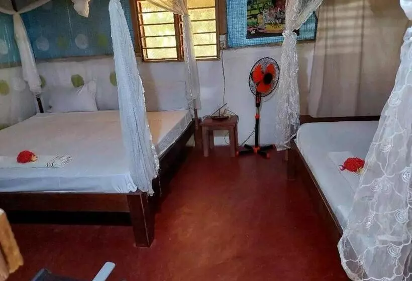 تختخواب و صبحانه Piscine Bimoko