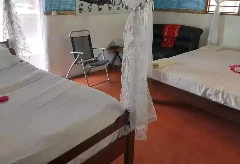 تختخواب و صبحانه Piscine Bimoko