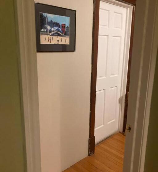 مبيت وإفطار Queen Bed With Shared Bathroom In Lakeview 2b