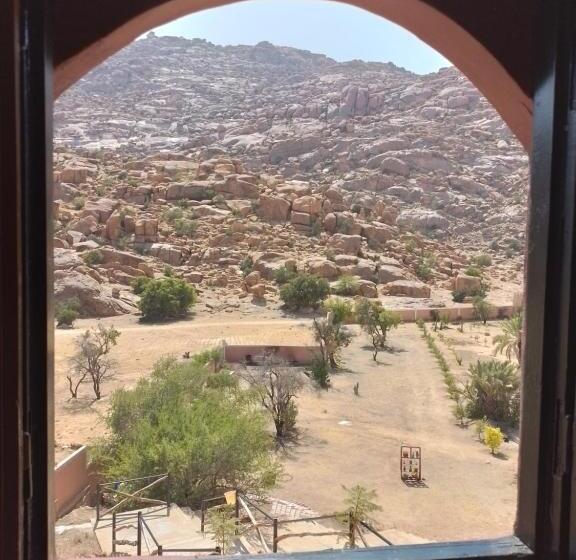 تختخواب و صبحانه Tagtout