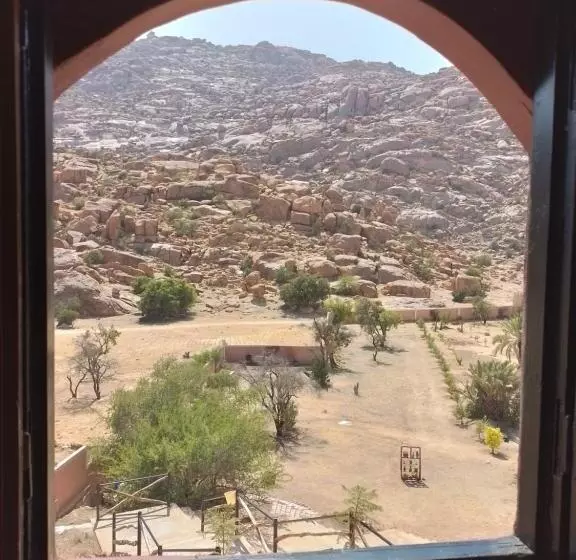 تختخواب و صبحانه Tagtout