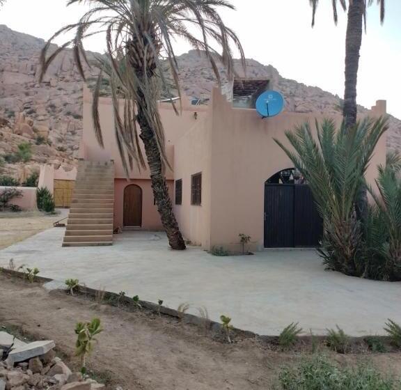 تختخواب و صبحانه Tagtout