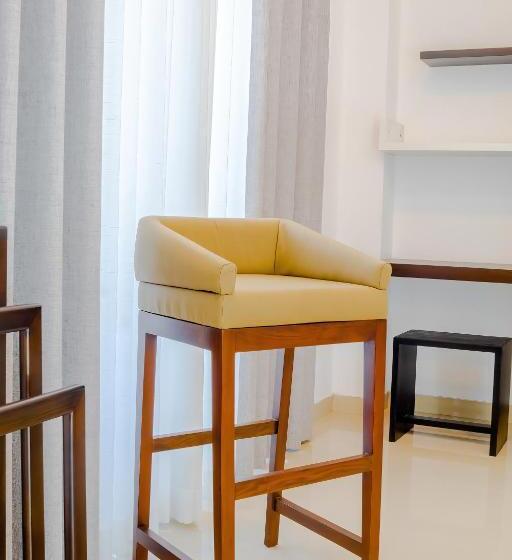 ホテル Ceylanro Transit Villa