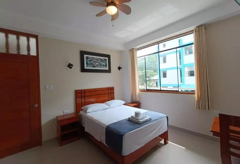 ホテル Inambari Golden