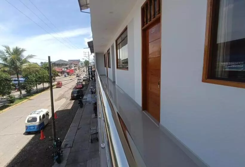 ホテル Inambari Golden