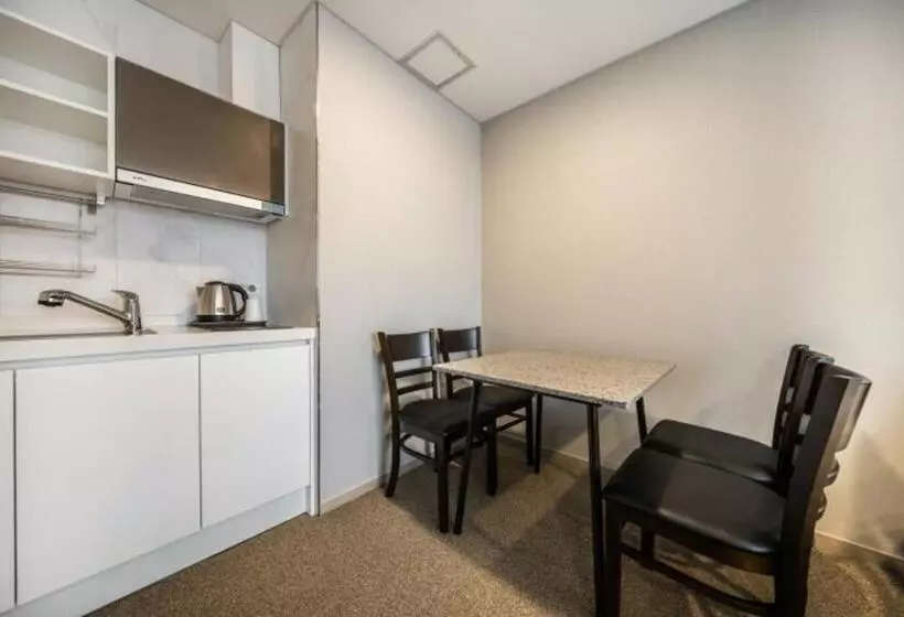 Hotelli The Triny Urban Suites