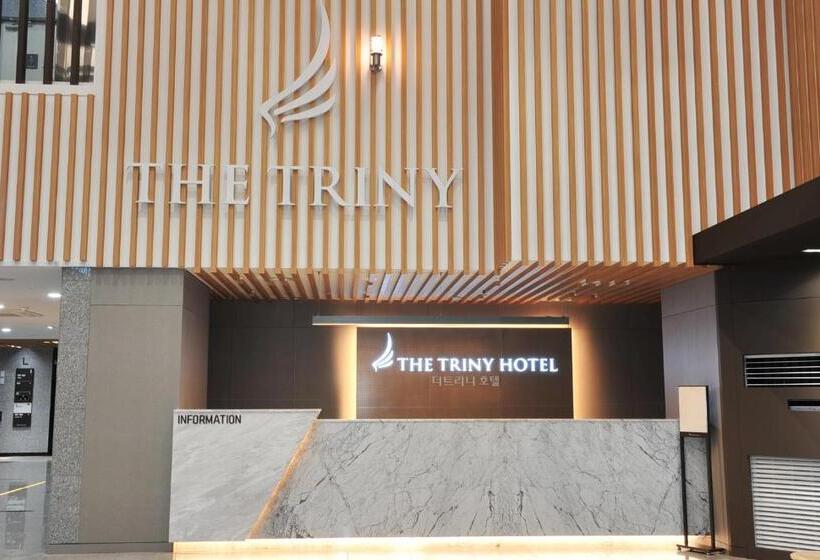 Hotel The Triny Urban Suites