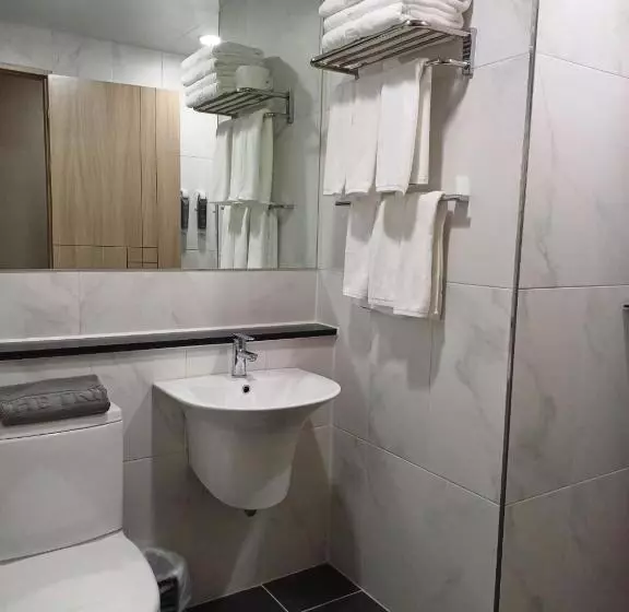 Hotelli The Triny Urban Suites