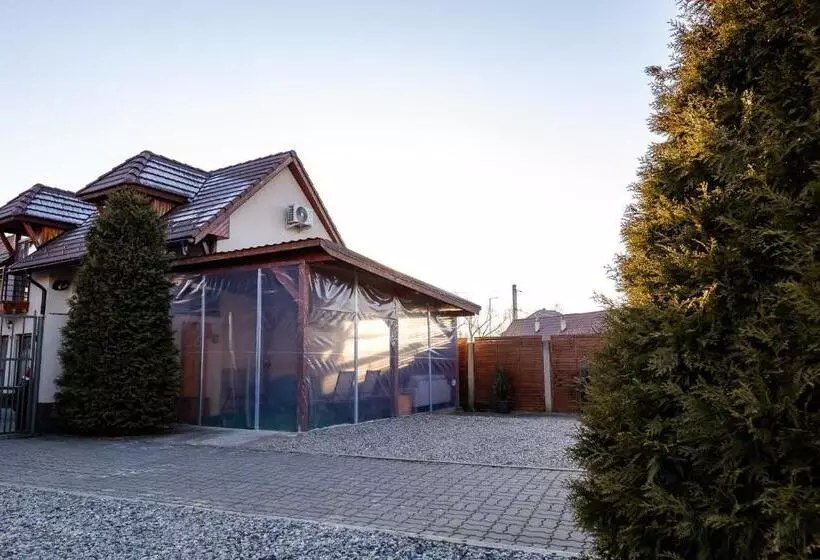 ペンション Christian Residence