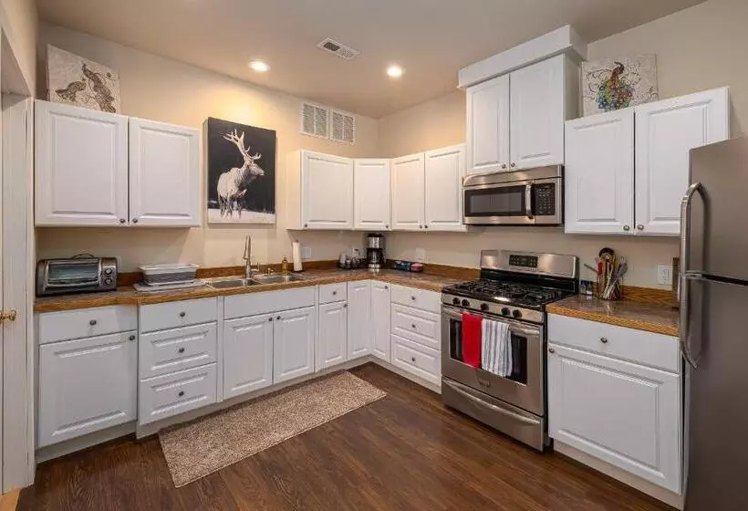 Majatalo Quiet Waterfront Cottage On The Little Spokane River